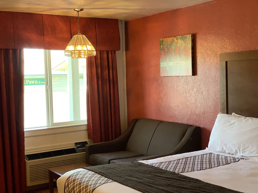 Red Carpet Inn Medford