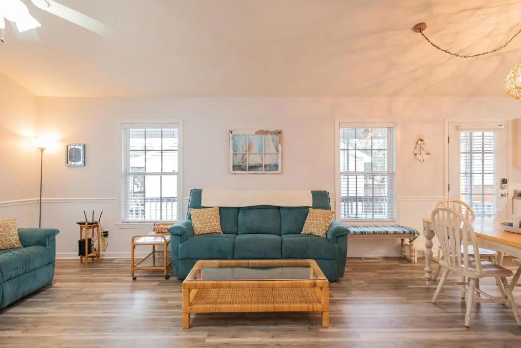 Seaside Kayaks by Oak Island Accommodations