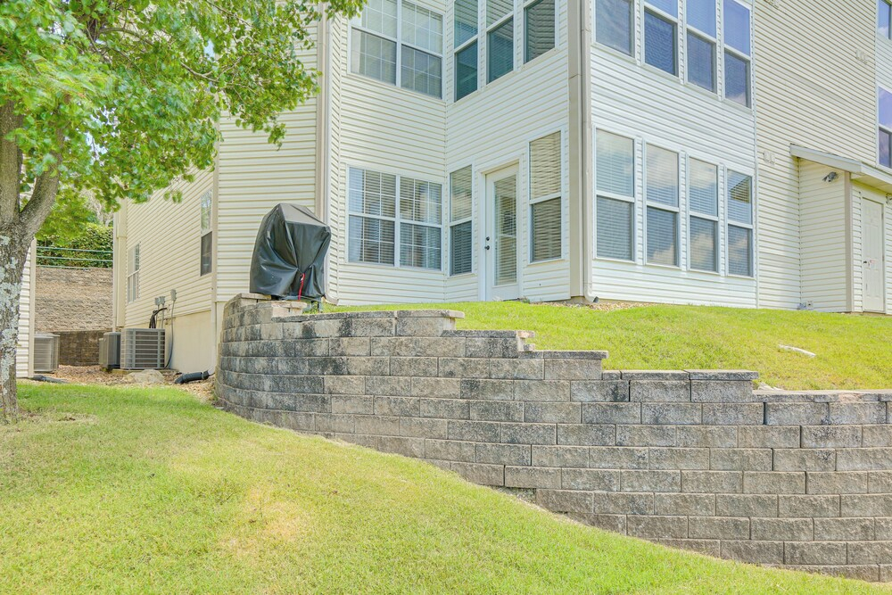 On Thousand Hills Golf Course: Condo w/ Sunroom