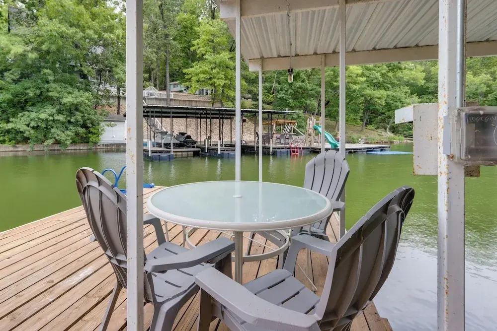 Dock + Screened Porch: Lake of the Ozarks Getaway!