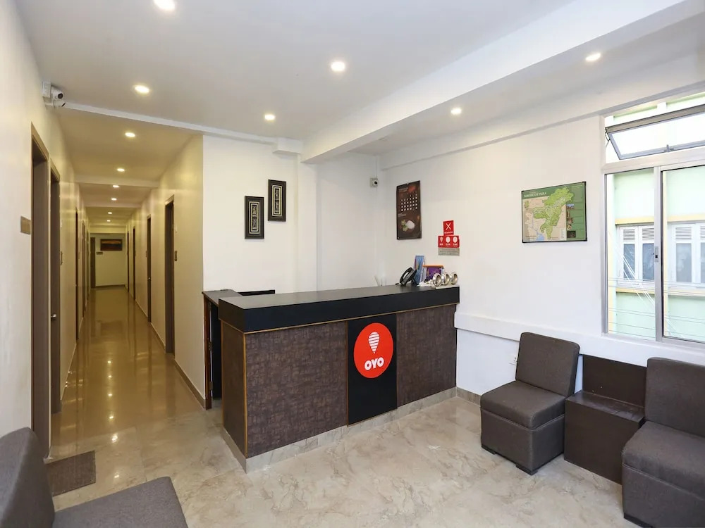 OYO 13262 Hotel Indiana