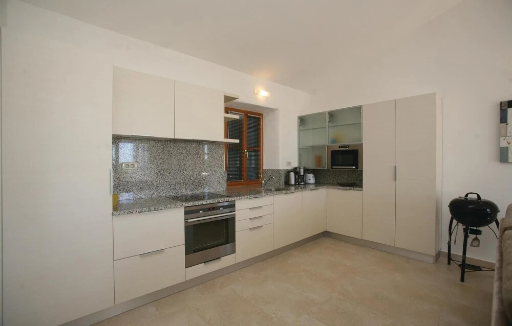 Nice Home in Buje With Wifi and 3 Bedrooms