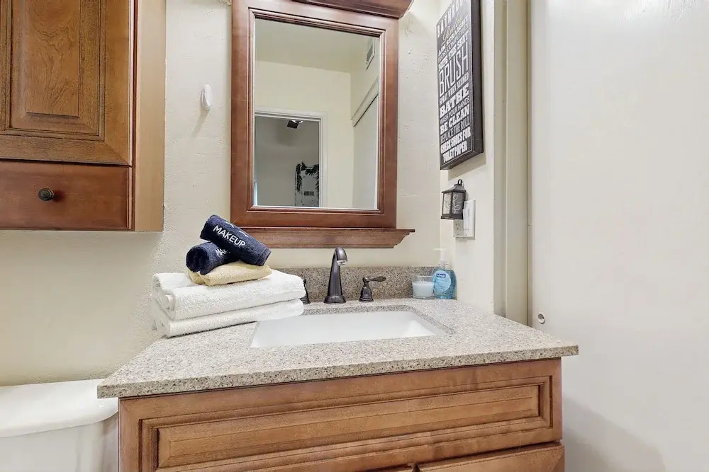 3BR Home w/ Sparkling Pool, Fire Pit