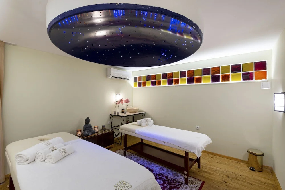 SPA Alchemist Residence