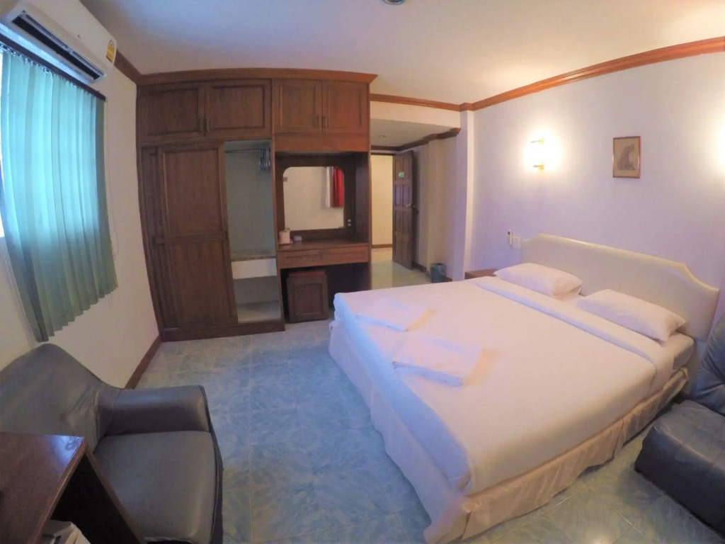 Break Point Patong Hotel