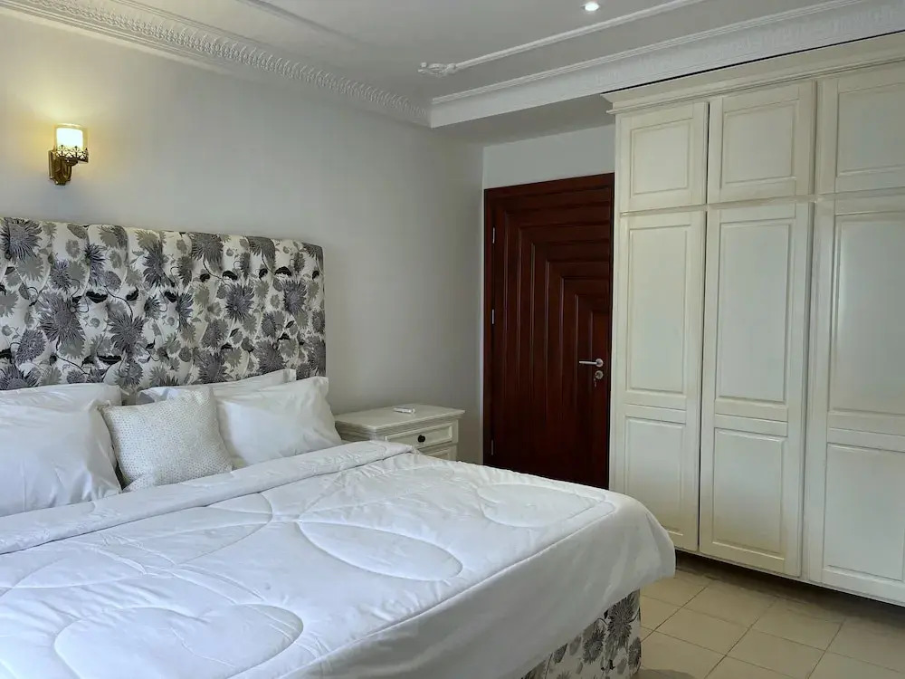 Marcy Suites Bastos