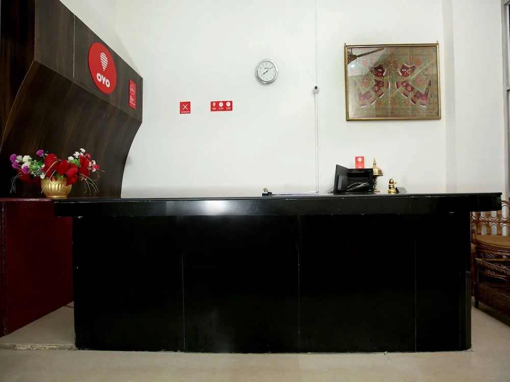 OYO 9637 Hotel Upasana Palace 2
