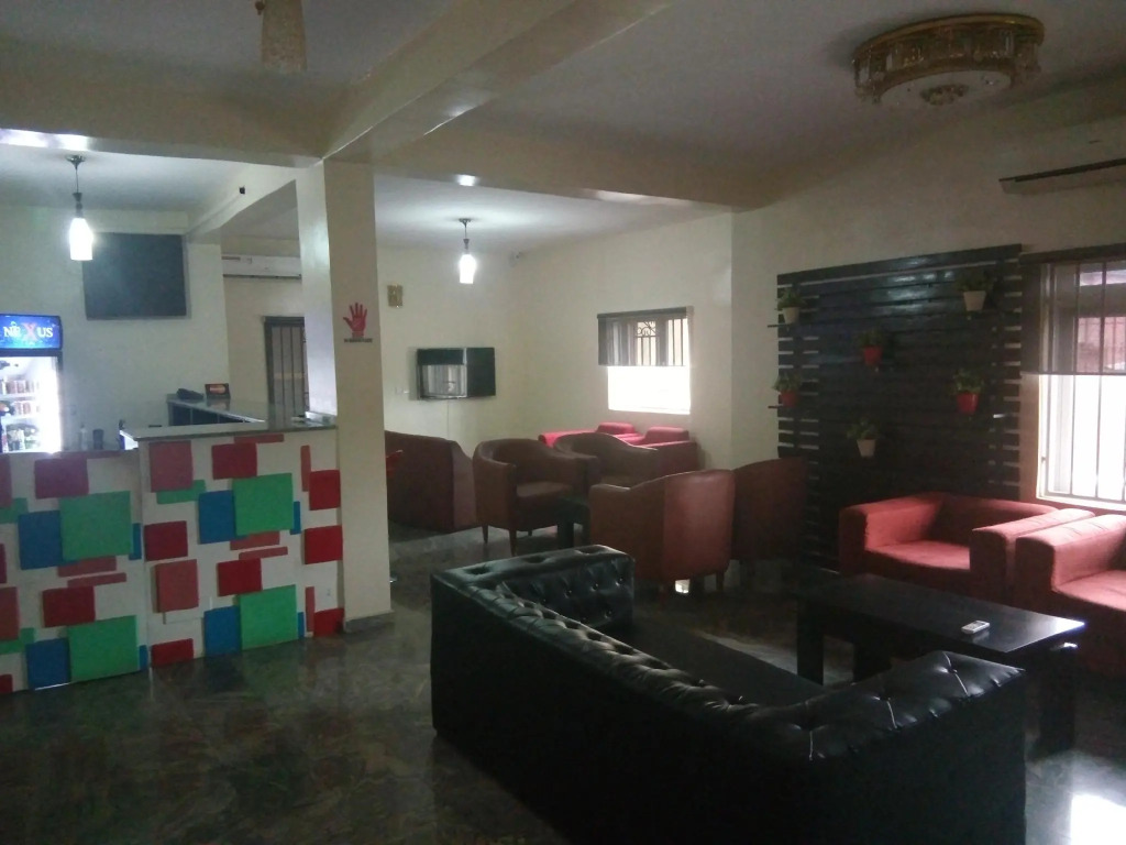Orchid Suite & Apartment