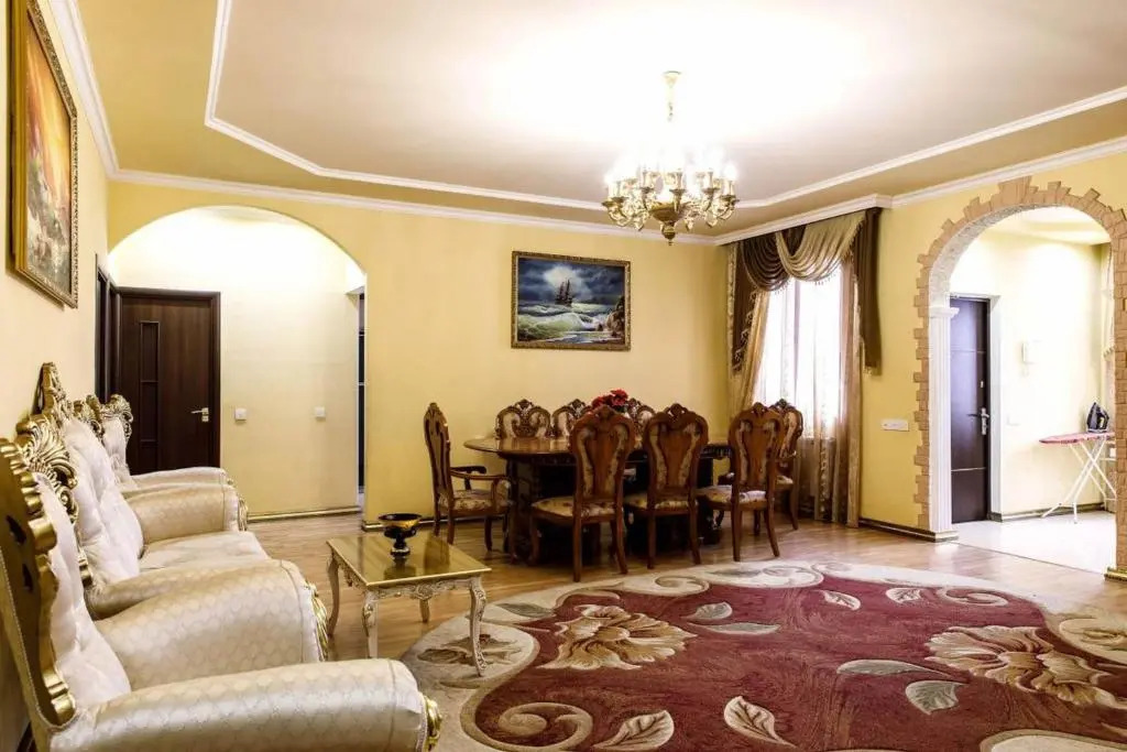 LARGE 5 BEDROOM LUXURY VILLA