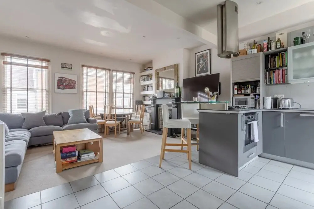 Modern Maisonette Southfields London