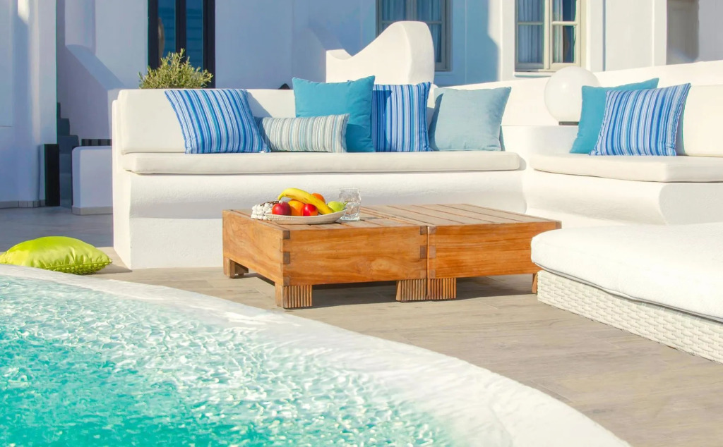 Aqua Luxury Suites