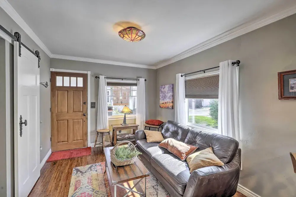 Charming Craftsman Bungalow With Garden & Hot Tub!