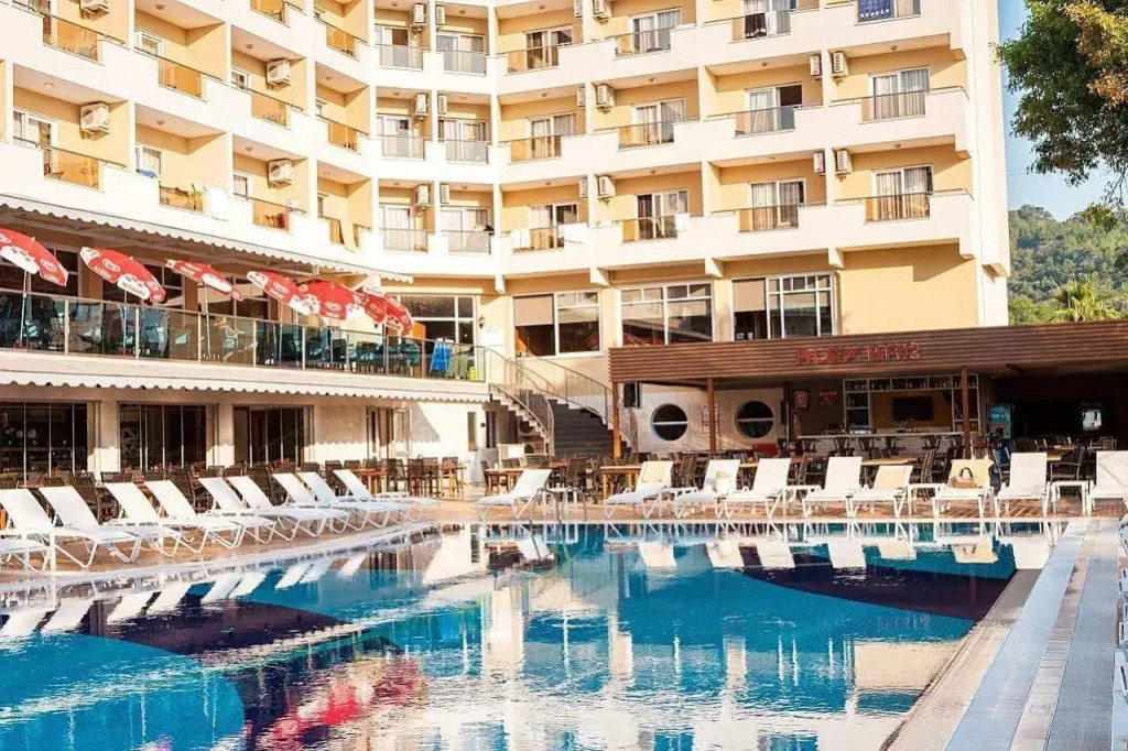Prestige Hotel & Apart