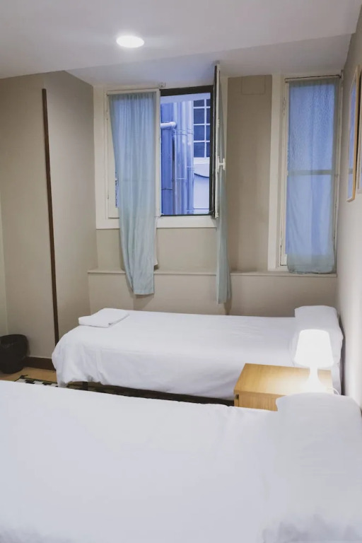 Urban House Hostel