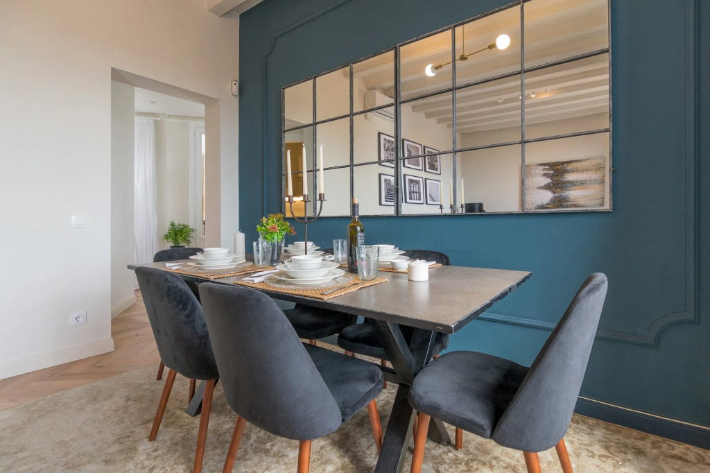 Liceu in Barcelona with 2 bedrooms and 1 bathrooms