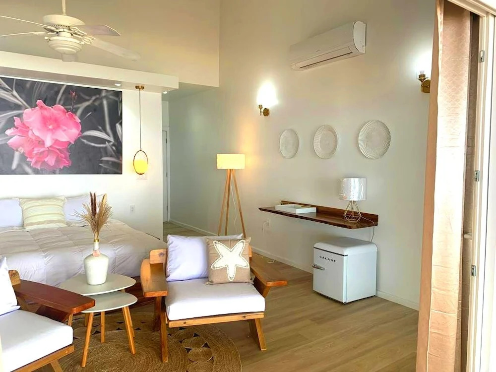 Casa Poco Loco - Villa at Luna Beach Roatan