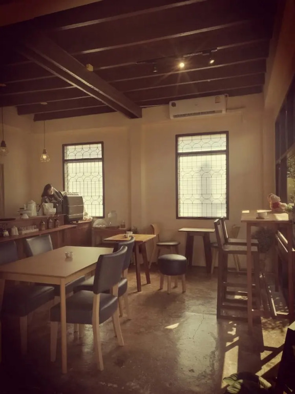 2496 Oldtel Bed & Cafe