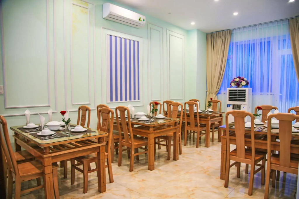 OYO 153 L&M Hotel
