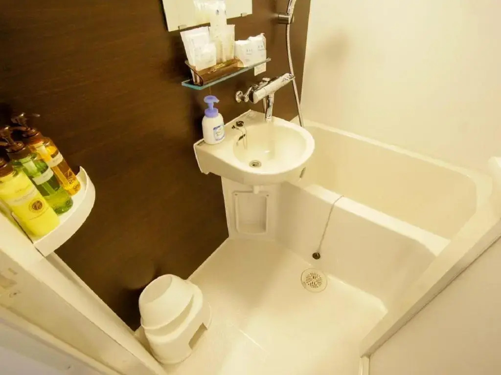 HOTEL LiVEMAX Yokohama Motomachi Ekimae