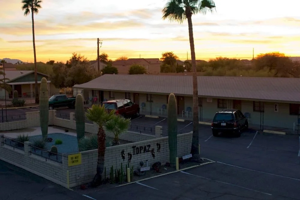 Topaz Inn & Suites