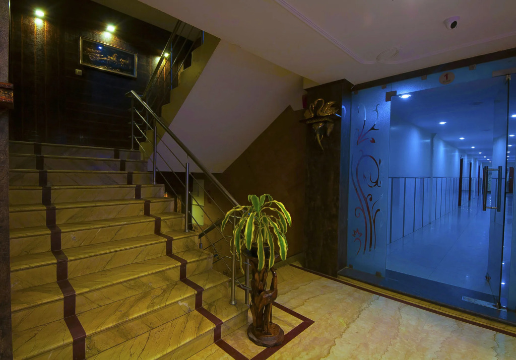 HOTEL VISHAL RESIDENCY NEAR DELHI AIRPORT with FREE AIRPORT DROP