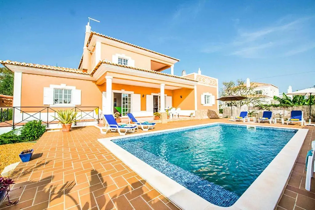 Laura by Algarve Villa Holidays