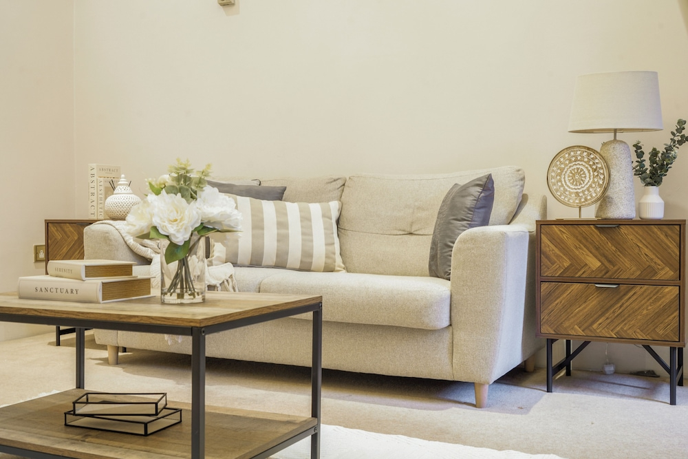 Hertford Flat 8