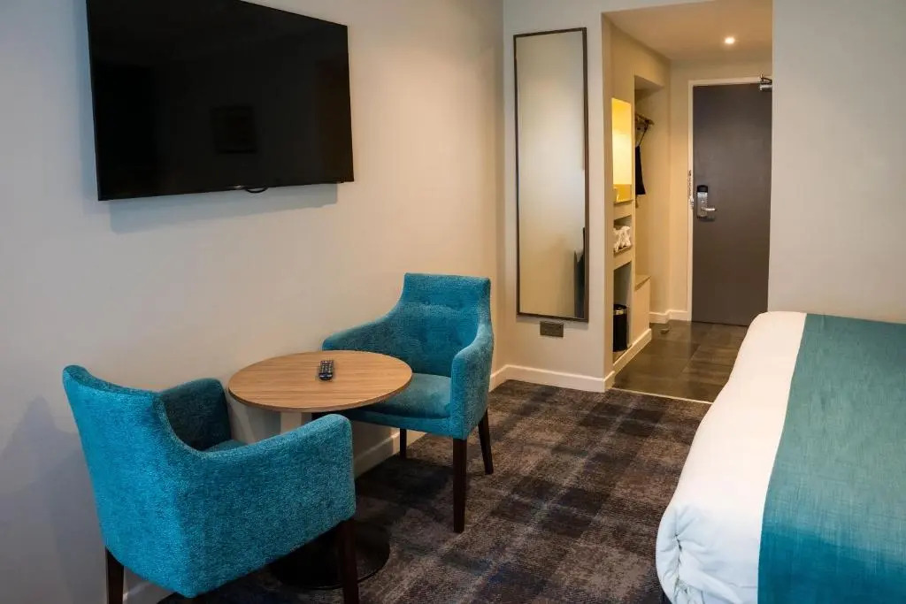 Almondsbury Inn & Lounge