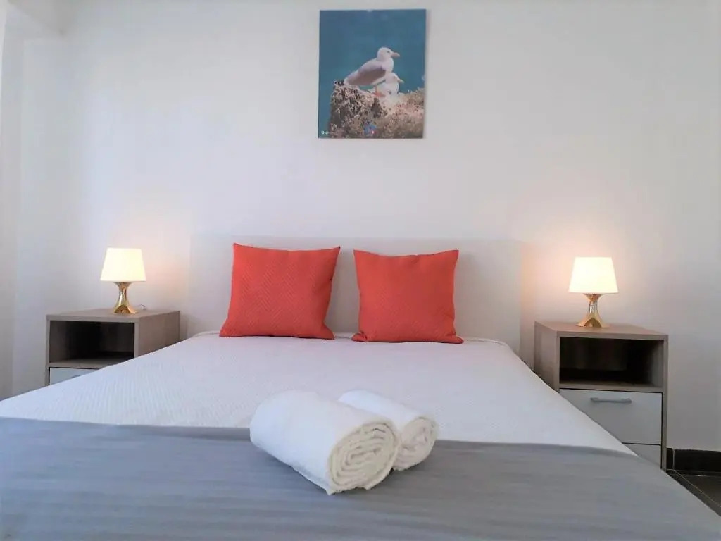Torre 6- Vista Cidade, Aconchegante, 80mt Praia, Wifi
