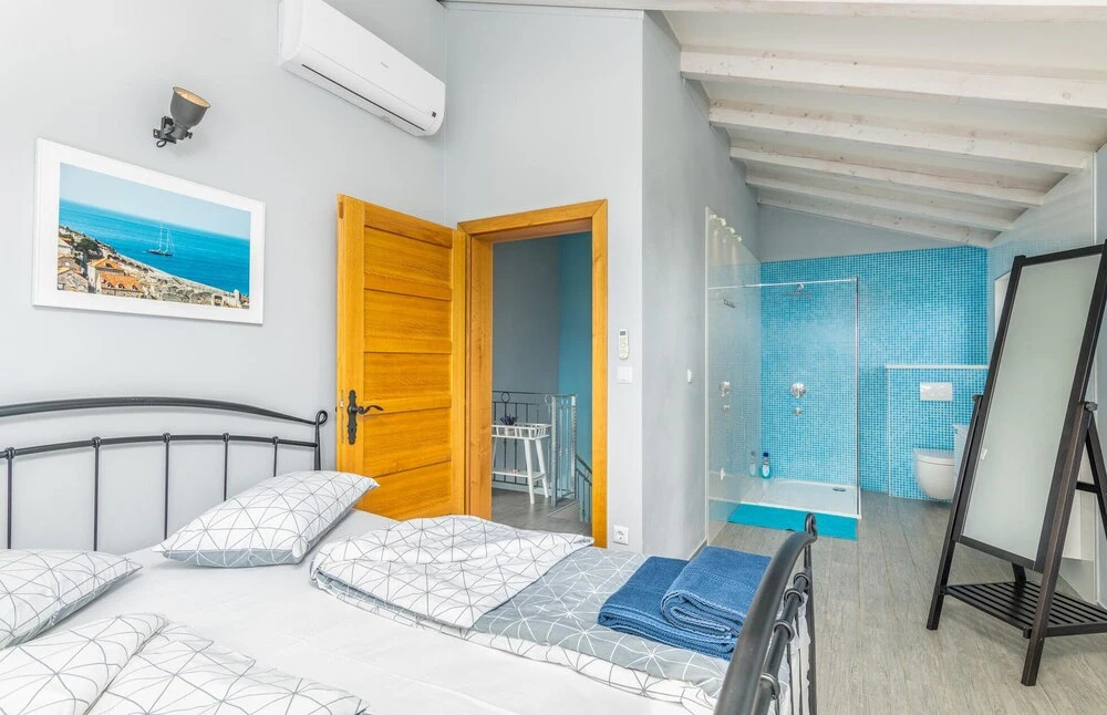 Stunning Home in Linardici With Outdoor Swimming Pool, Wifi and 4 Bedrooms