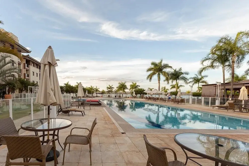 Apt Facing Lake Paranoa - Clr314
