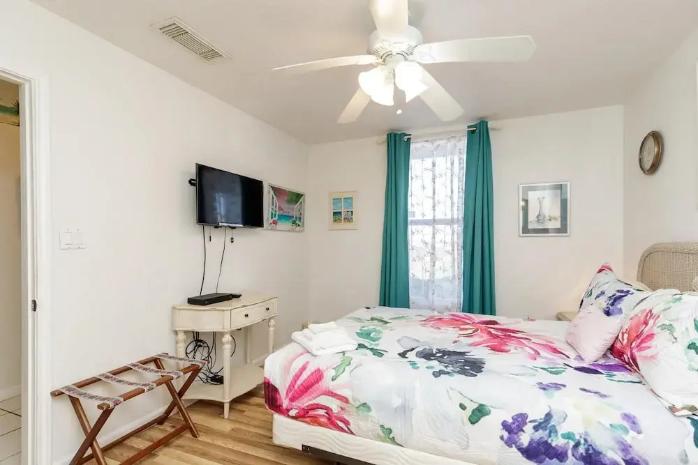 Caribbean Bliss - 3BR Condo Steps From Beach