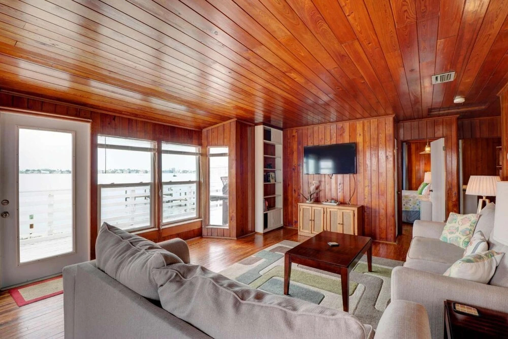 Bayside Bungalow 2 - Large Deck With Beautiful Bay Views