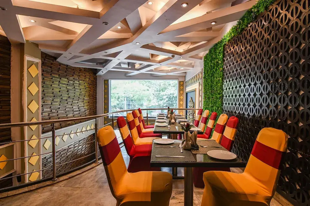 Fabhotel Shivani International