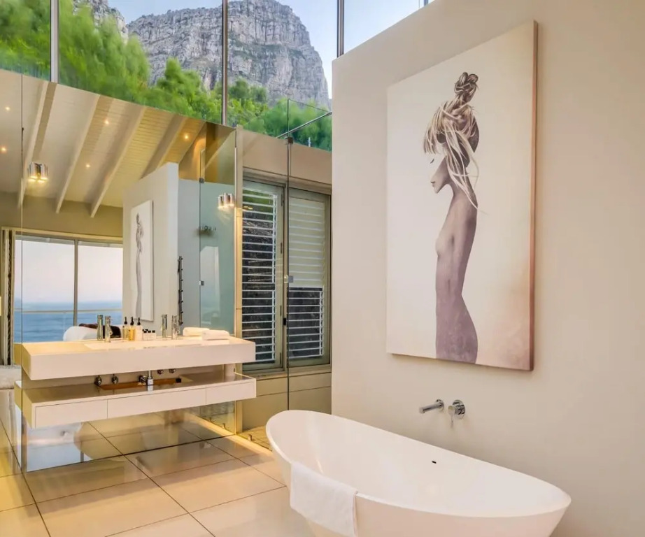 Spacious Three Bedroom Villa in Camps Bay With Private Pool and Ocean Views The Falcon