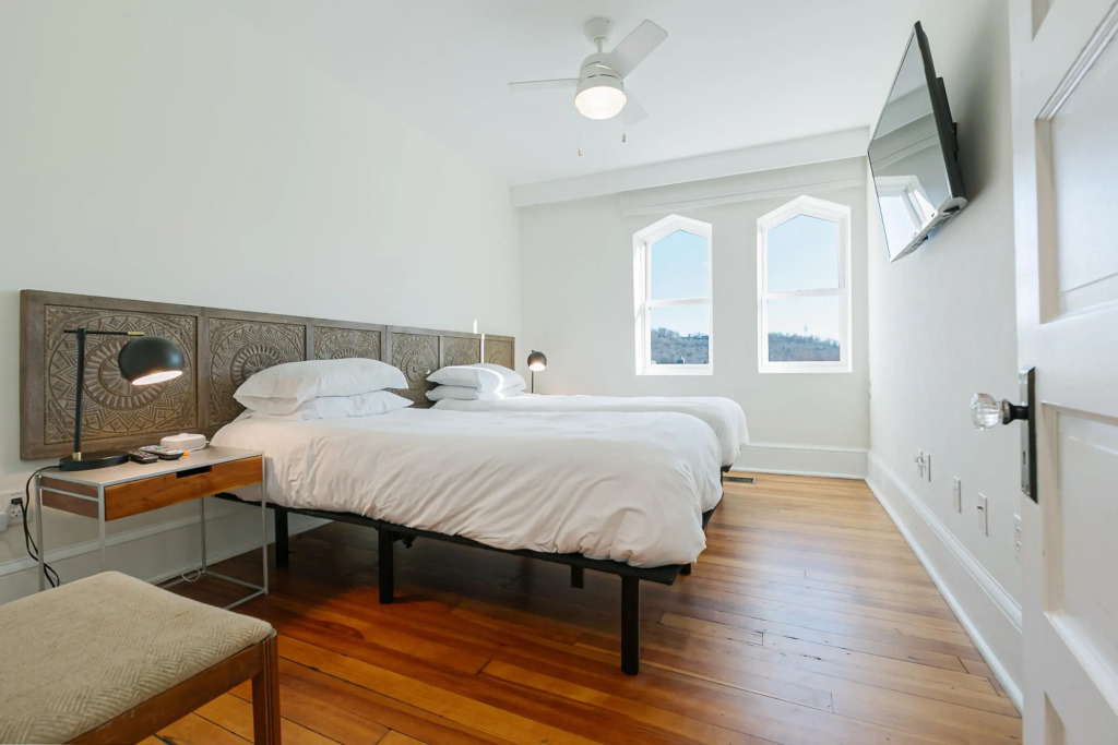 The Gazette Condo 200, Asheville