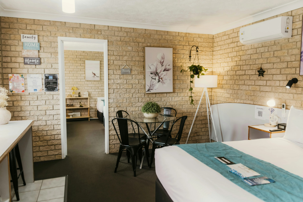 Kennedy Drive Boutique Motel & Nursery- Close To City Centre & Airport