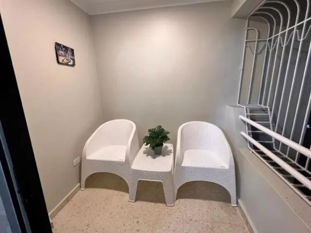 madrigal 1-3br with parking