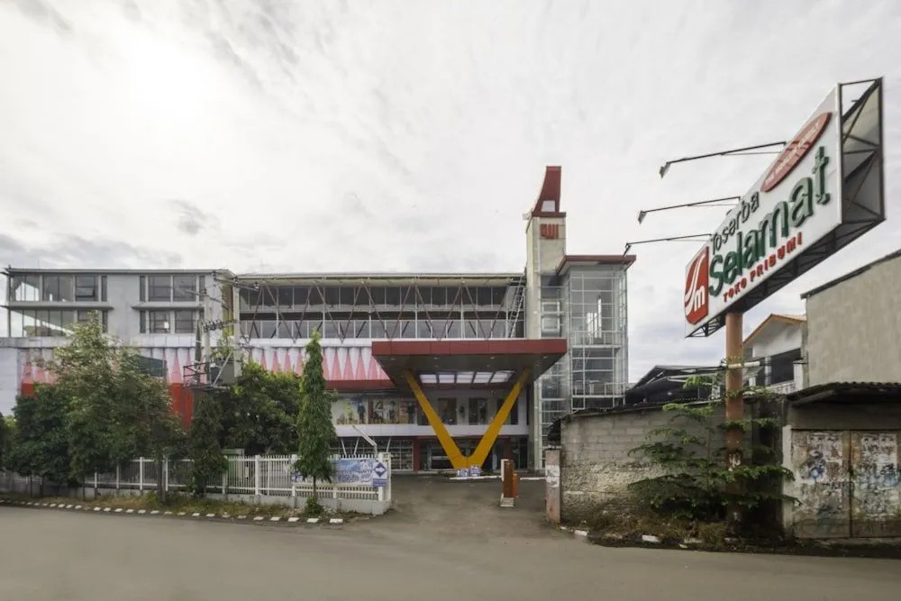 Capital O 1973 Guest House Toserba Selamat Syariah Pelabuhan Ratu