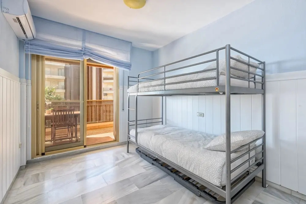 Dona Sofia - Fuengirola Promenade Apartment With Stunning Sea Views, Wifi