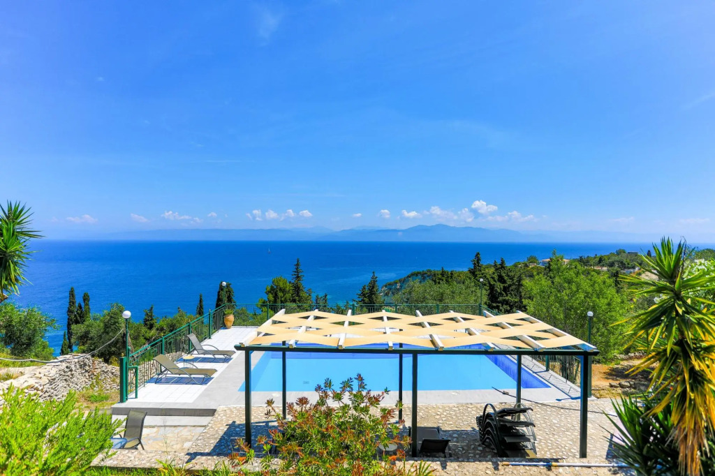 Antigoni Villa Tria in Longos