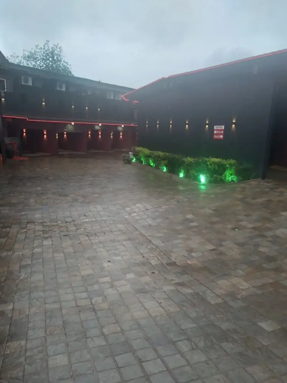 Up Motel
