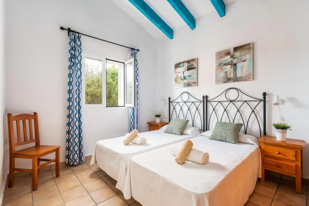 Villa Laura Large Private Pool Walk to Beach Sea Views A C Wifi