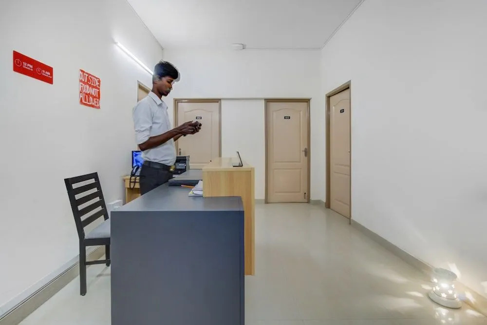 OYO 26472 Silverkey Pallikaranai