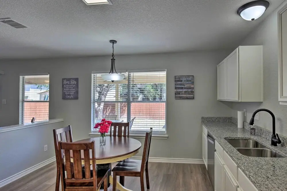 Spacious San Antonio Home ~ 9 Miles to Usta!