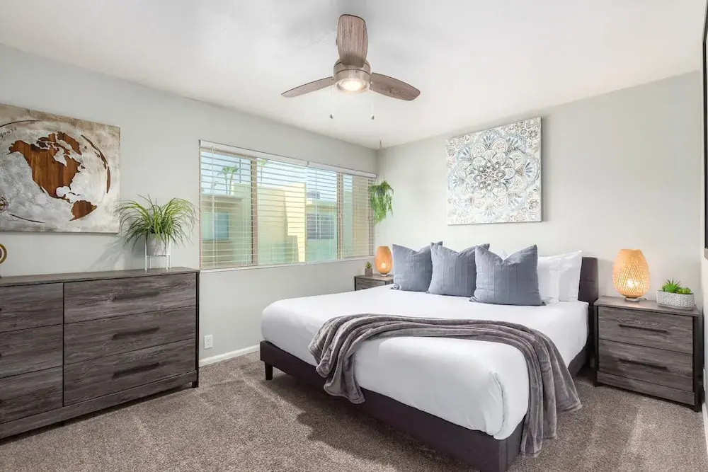 Rustic Modern Townhouse Old Town 4 Heated Pools