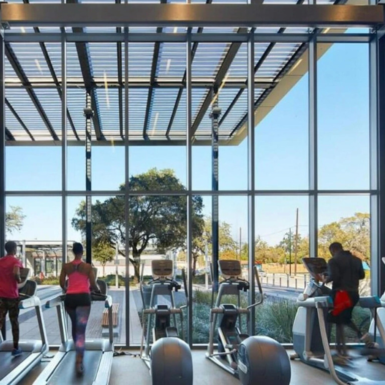 Luxury Urban Retreat Near Key Houston Locations
