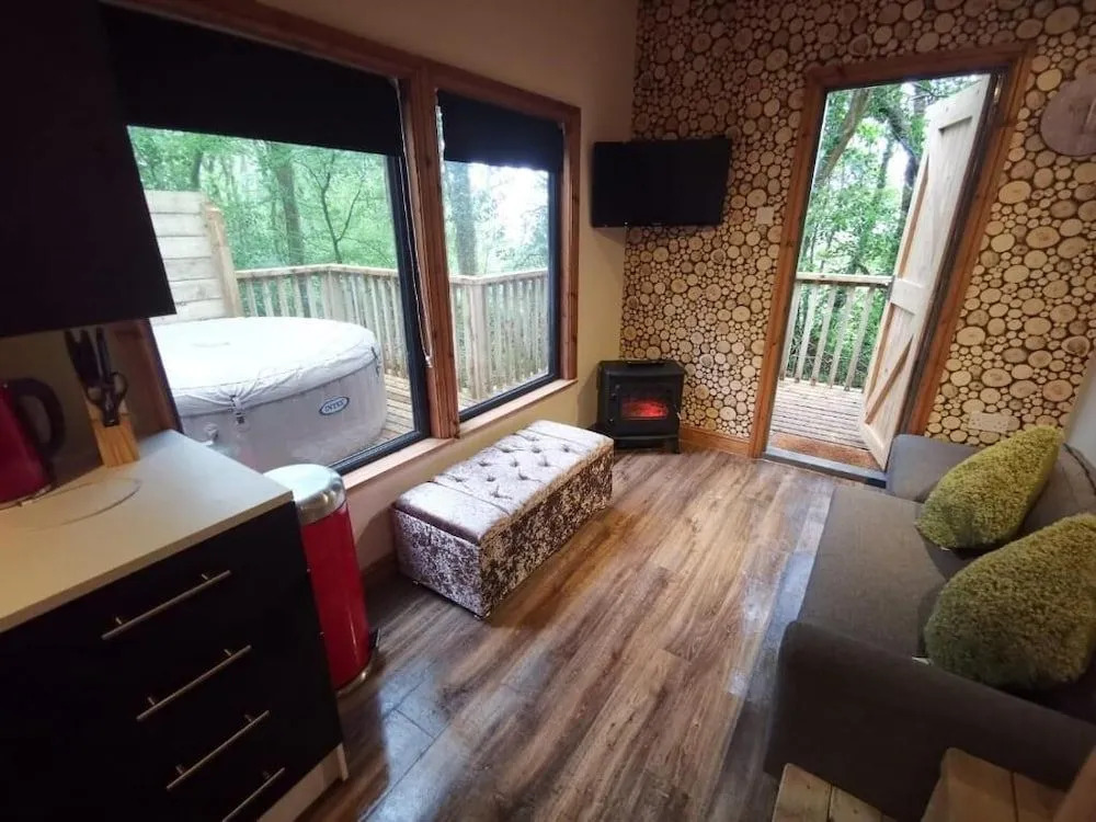 Tiny House-Hot Tub-St Clears-Pembrokeshire-Tenby