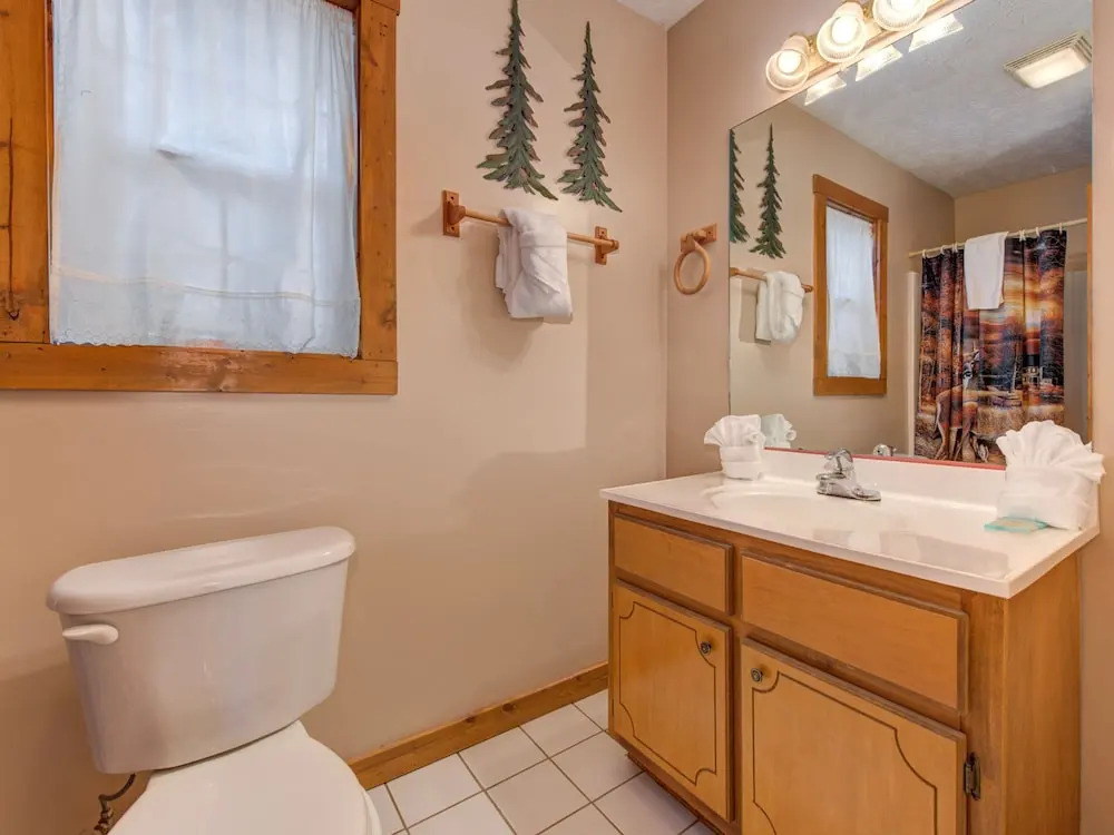 Peanuts Hideaway by Jackson Mountain Homes