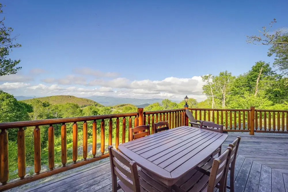 Stunning Cabin w/ Fire Pit in Banner Elk!